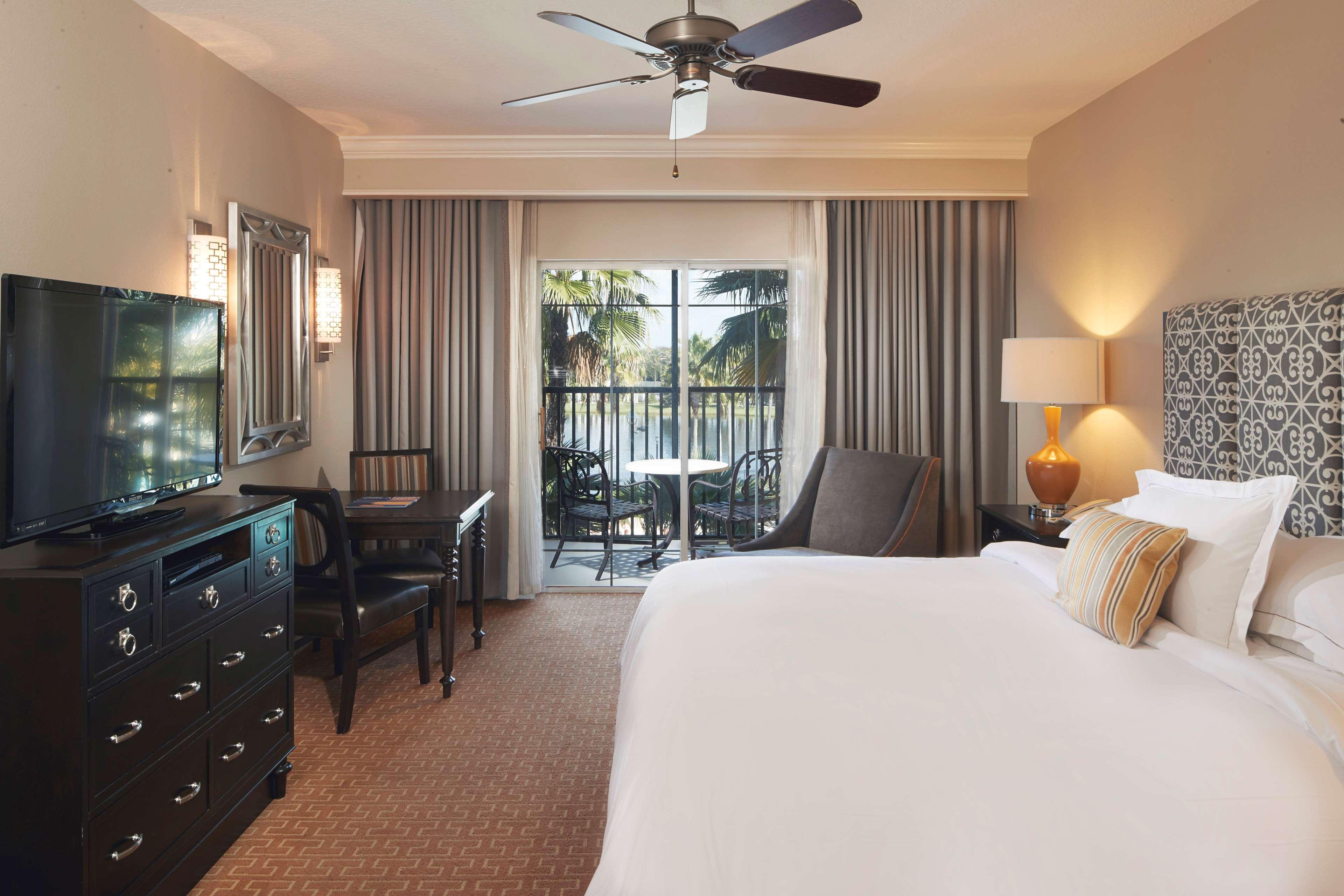Hilton Grand Vacations Club Tuscany Village Orlando Lake Buena Vista Exterior photo