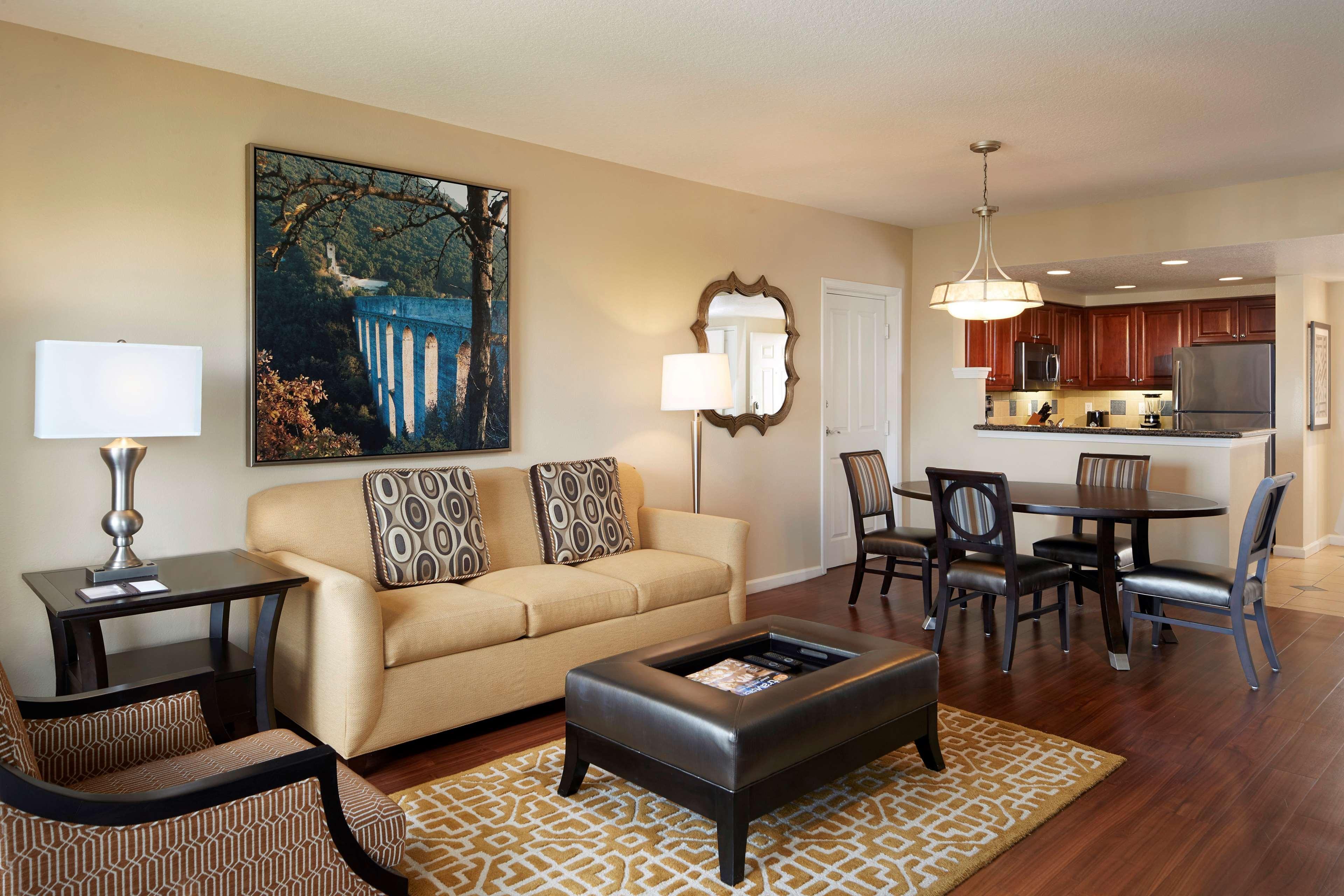 Hilton Grand Vacations Club Tuscany Village Orlando Lake Buena Vista Exterior photo