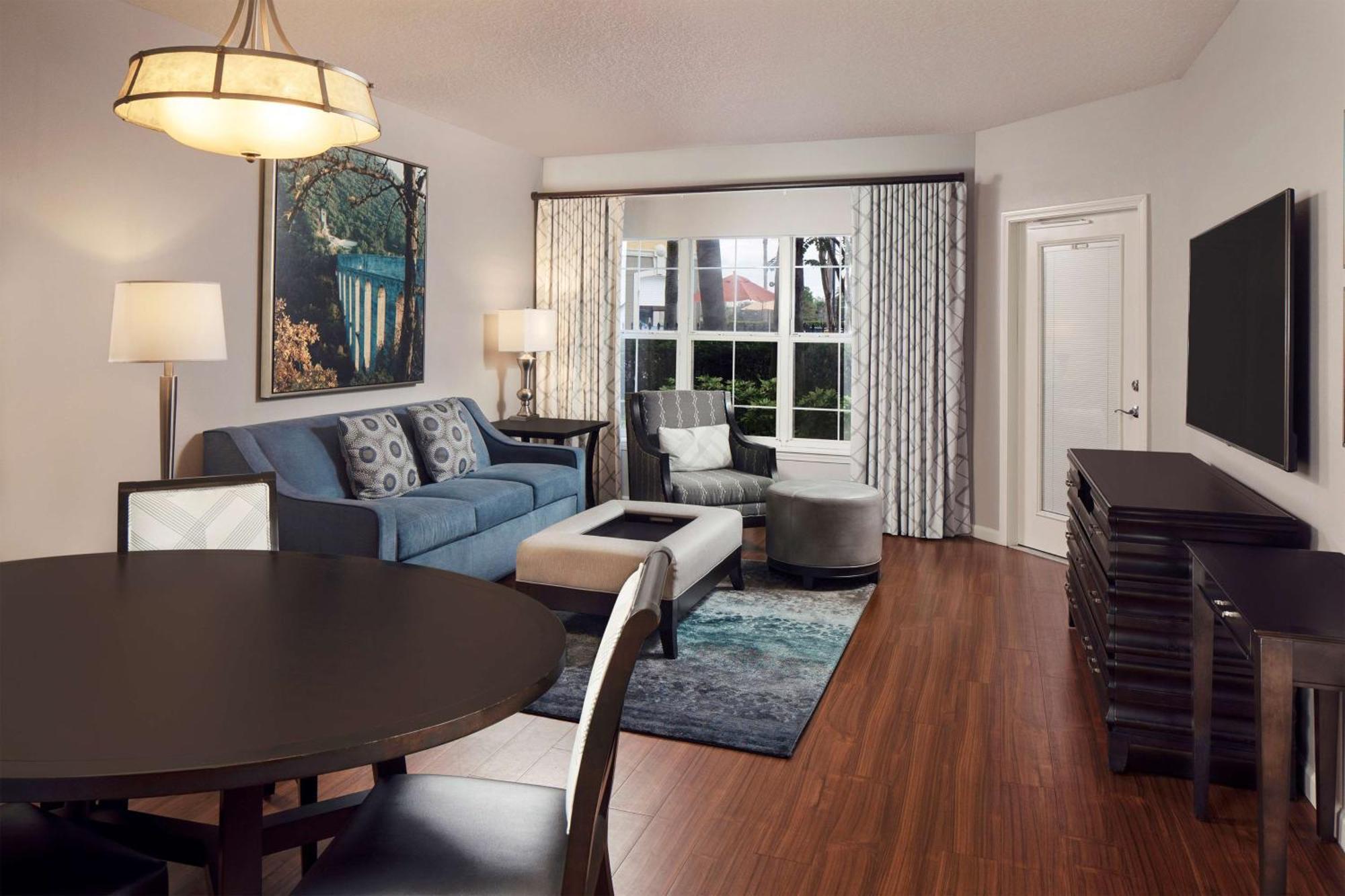 Hilton Grand Vacations Club Tuscany Village Orlando Lake Buena Vista Exterior photo